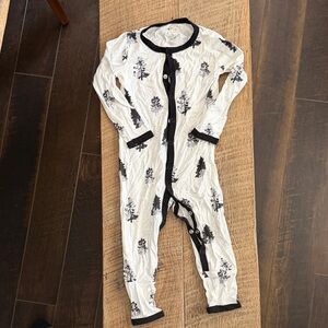 Kyte BABY Black and White trees button romper